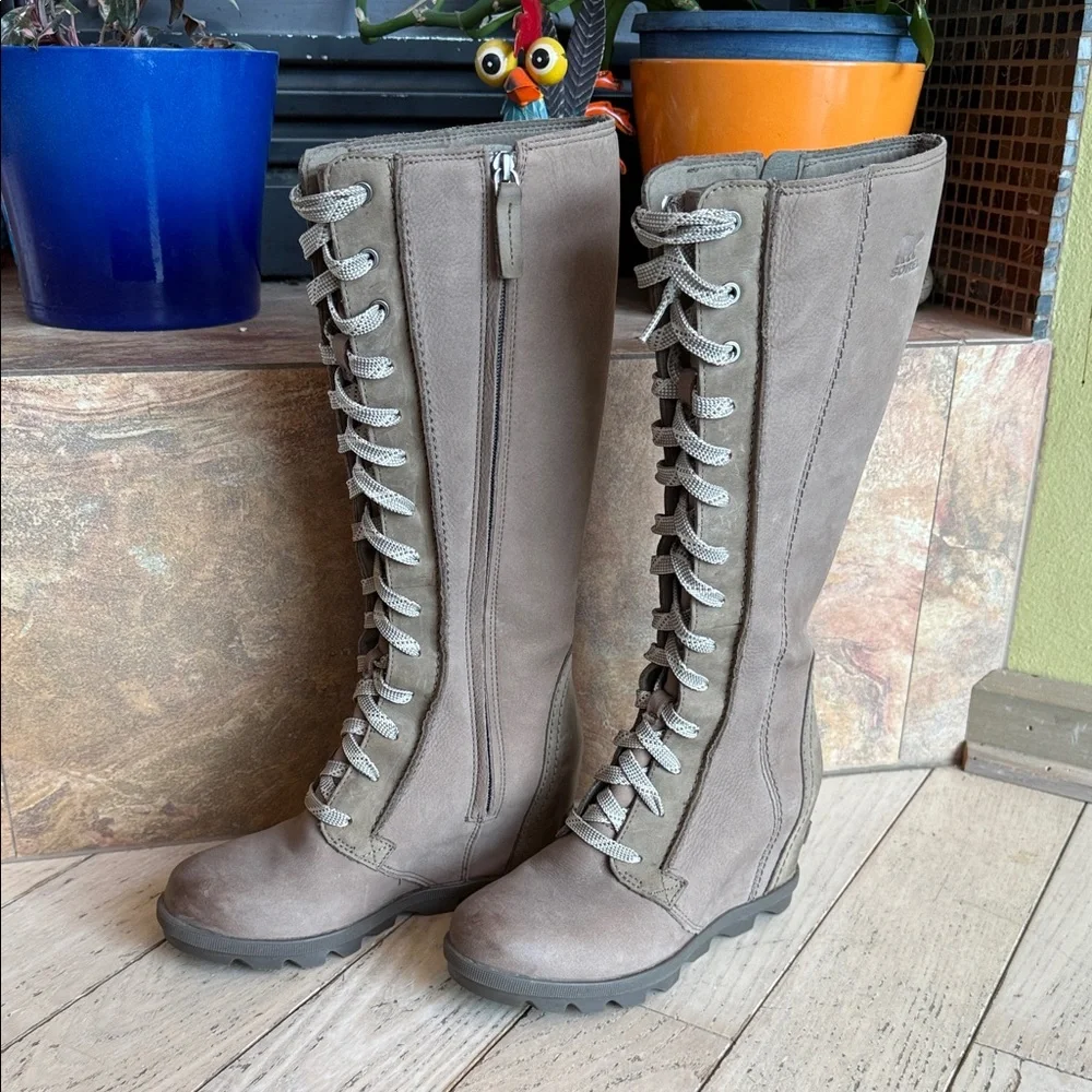 SOREL JOAN OF ARCTIC WEDGE LACE UP 8 Tall ASH Women Boots Waterproof  EUC size 7 - Picture 3 of 15